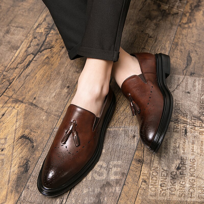 Genuine Leather Brogue Shoes Man Business Casual Leather Oxford Shoes
